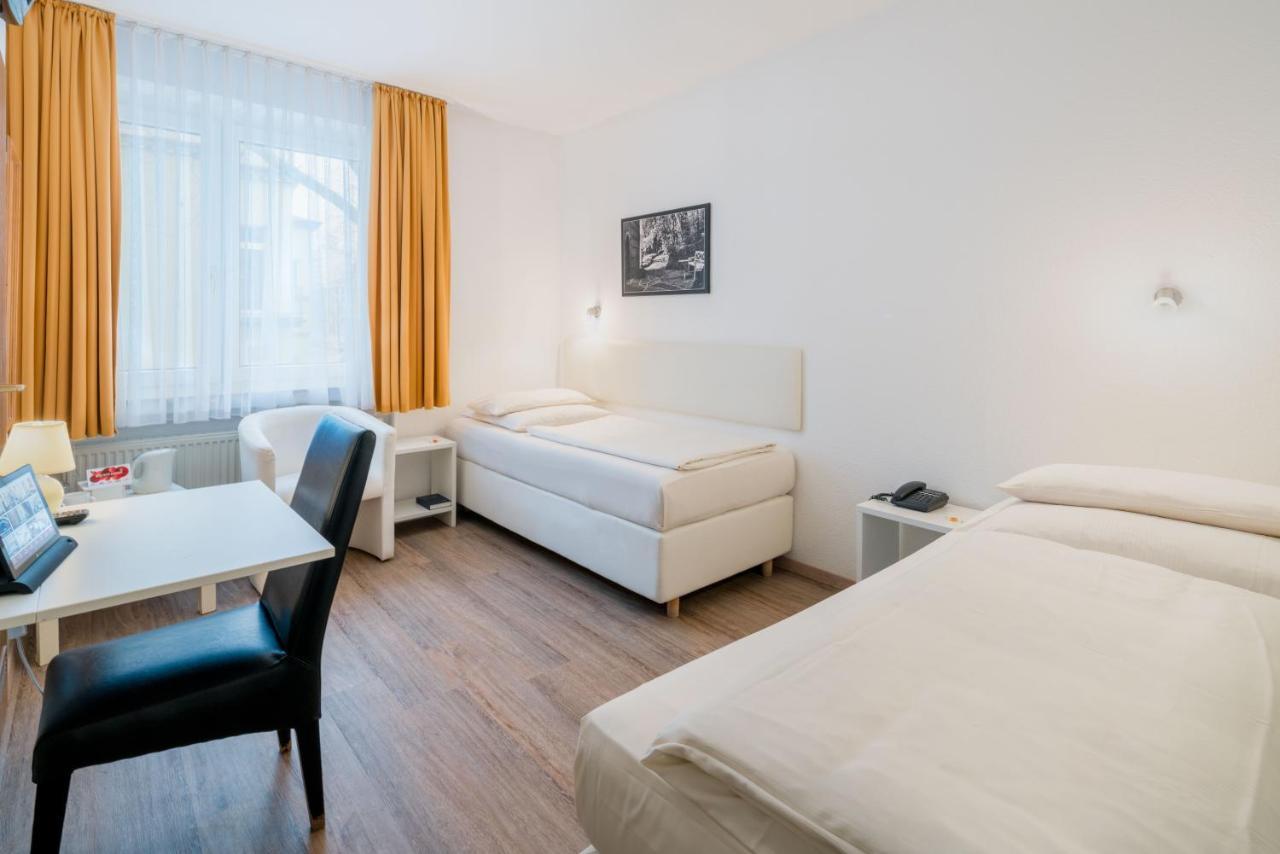 Stadt-Gut-Hotel Rheinischer Hof Essen Eksteriør billede
